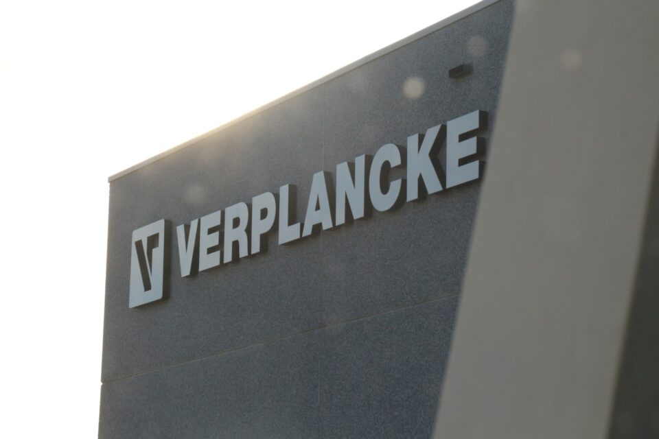 Onze nieuwe site – verlicht en zichtbaar te Kluizenmeersen